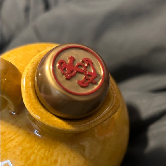 Cream and Tan Whisky Jug - Picture 4 of 7